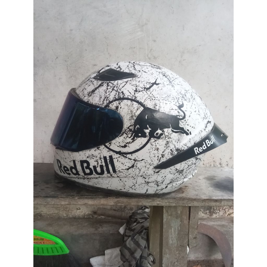 helm yamaha vixion modifikasi bekas pemakaian