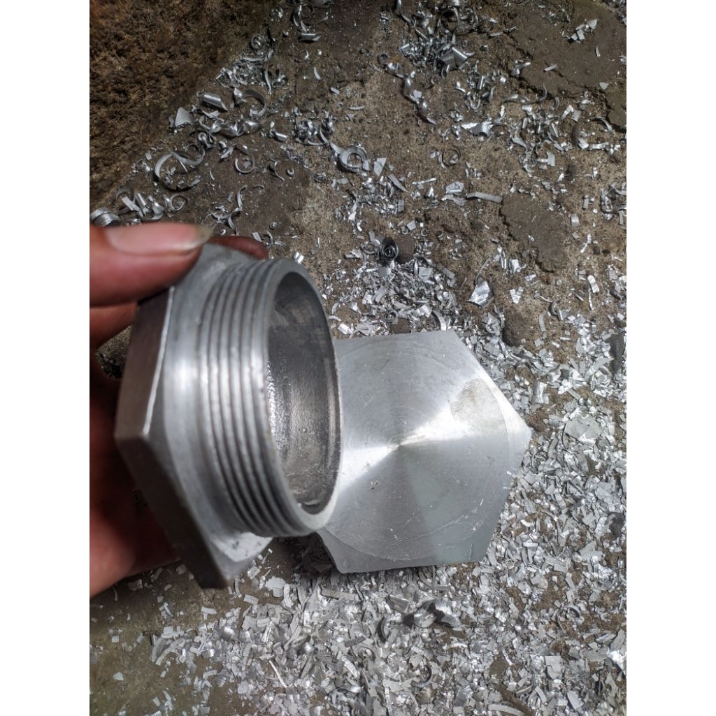 Tutup tangki oli hidrolic dump truk