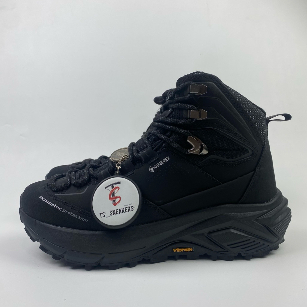 Sepatu Hiking Run TNF Mid Triple Black