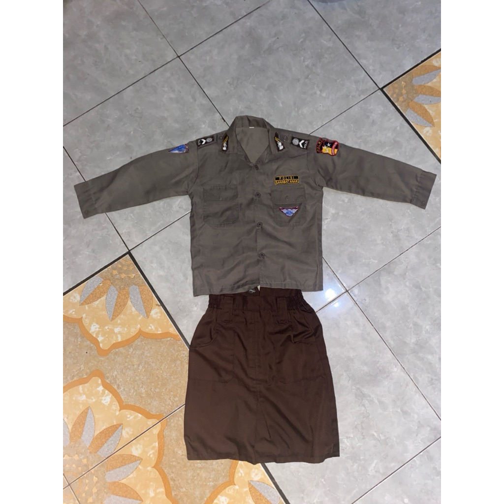 preloved baju dan rok polisi anak