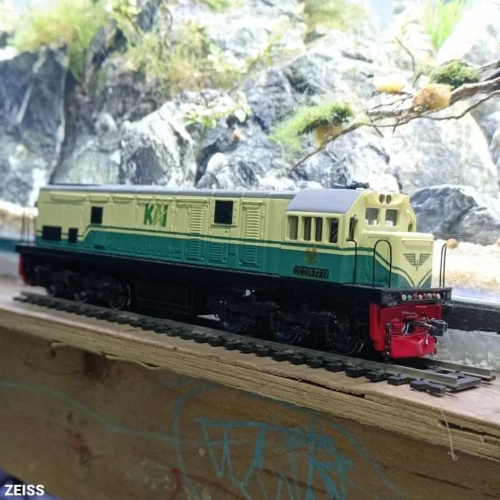 Lokomotif CC 201 Vintage DC Analog Super Detail 8K Skala HO dengan Double Flywheel