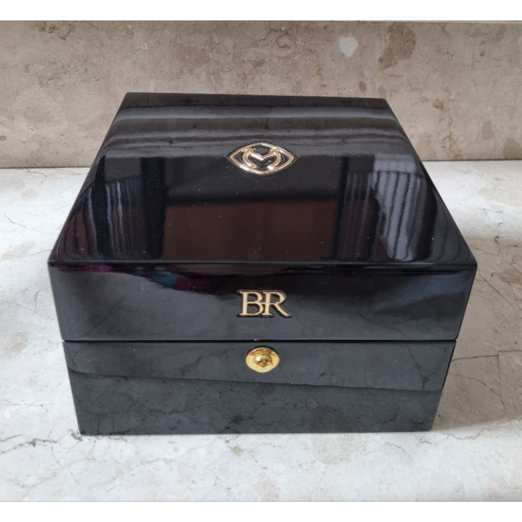 MONDIAL jewellery box / kotak perhiasan