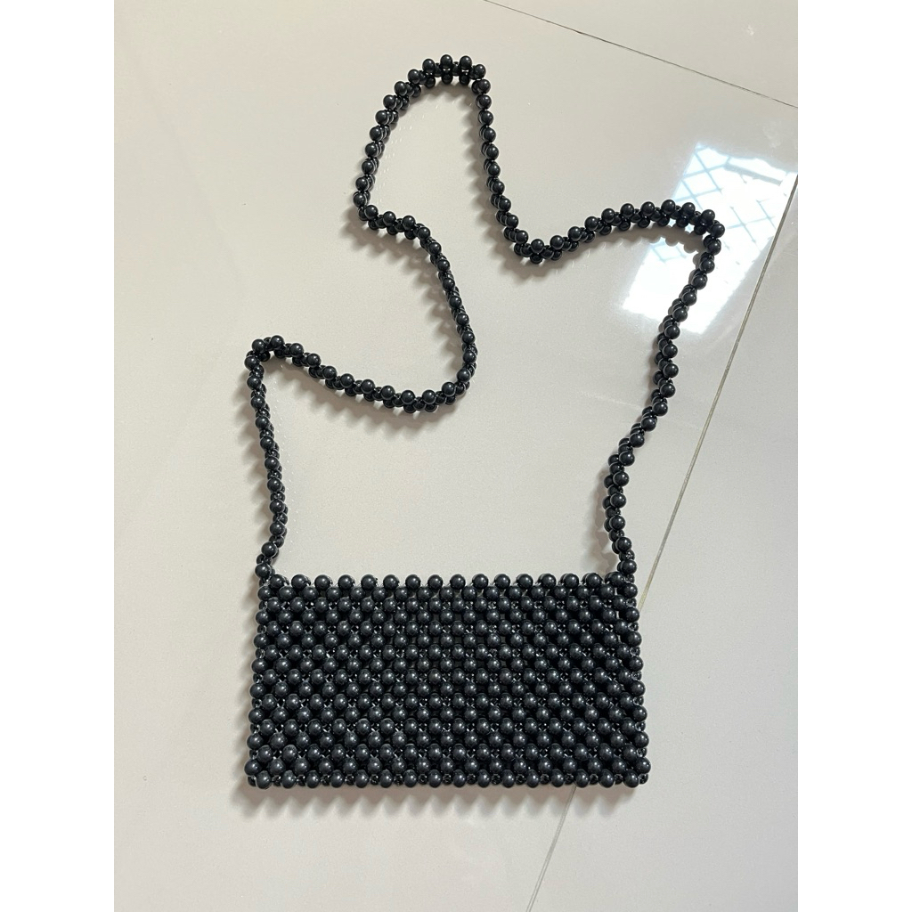 Tas Selempang Manik-manik Hitam / Black Beads Sling Bag