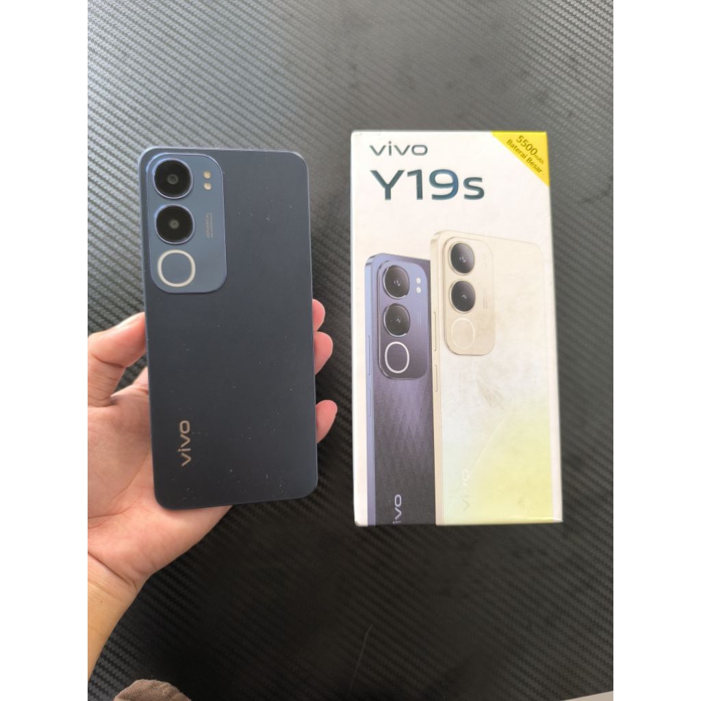 vivo y19s RAM 6/128 second like new