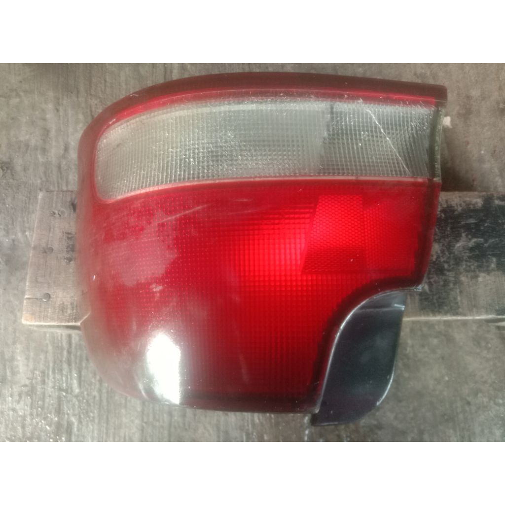 LAMPU STOP BELAKANG MOBIL FOR HYUNDAI ELANTRA SEBELAH KANAN