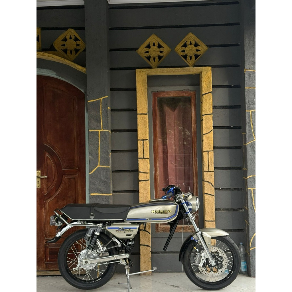 BODI BODY SET GL100 TINGGAL NAIK MESIN FULL REPRO BANGUNAN BARU