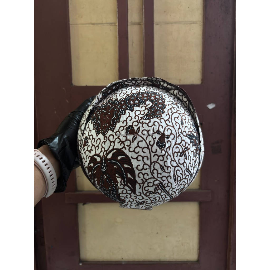 BLANGKON SOLO MOTIF UWER WAHYU TUMURUN ANASTASSIACHRISTANTI