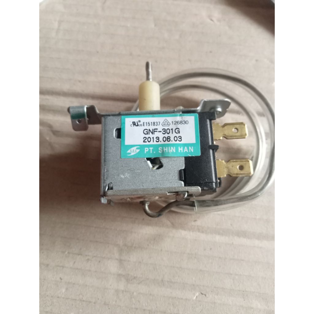 termostAt kulkas 1pintu Sanyo Aqua GNF-30G  tombol klik original