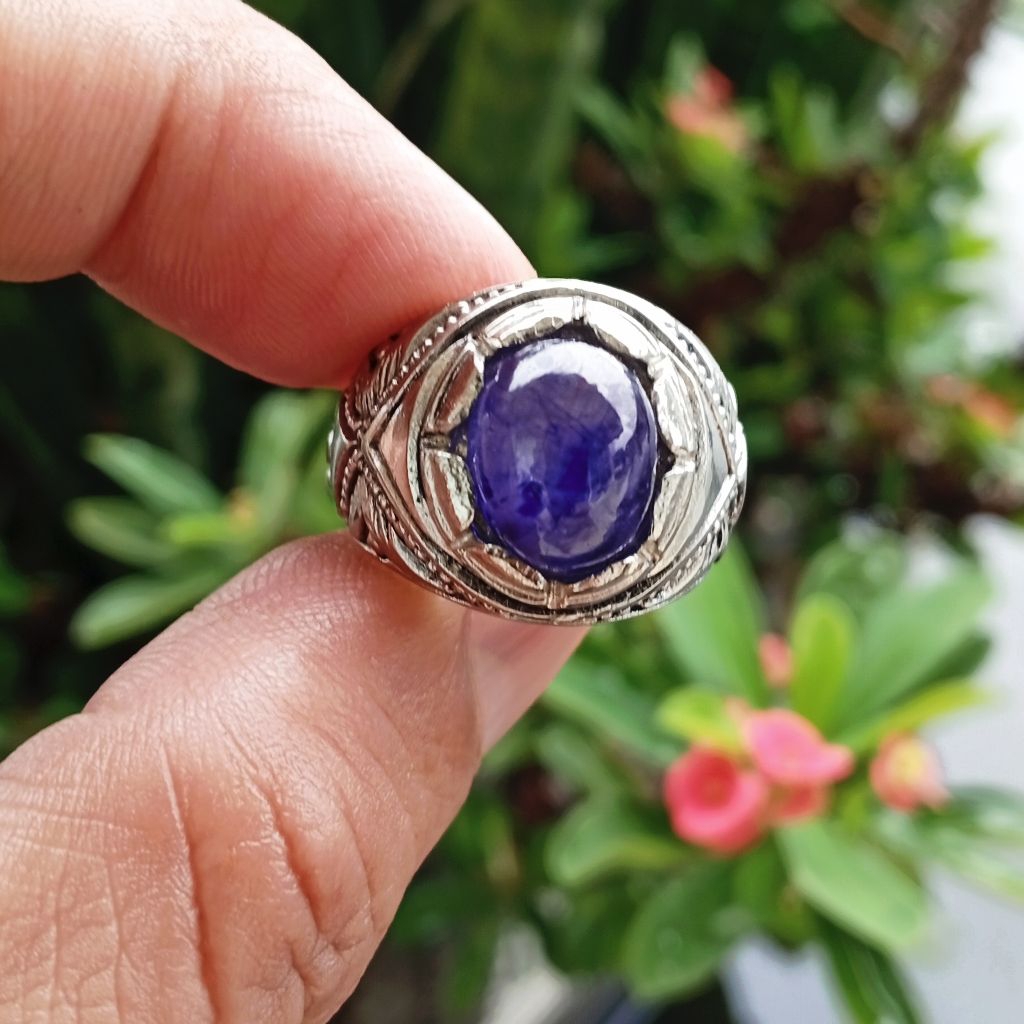 Blue Sapphire Africa Madagaskar 7.65 ct ring Alfaka Ukir