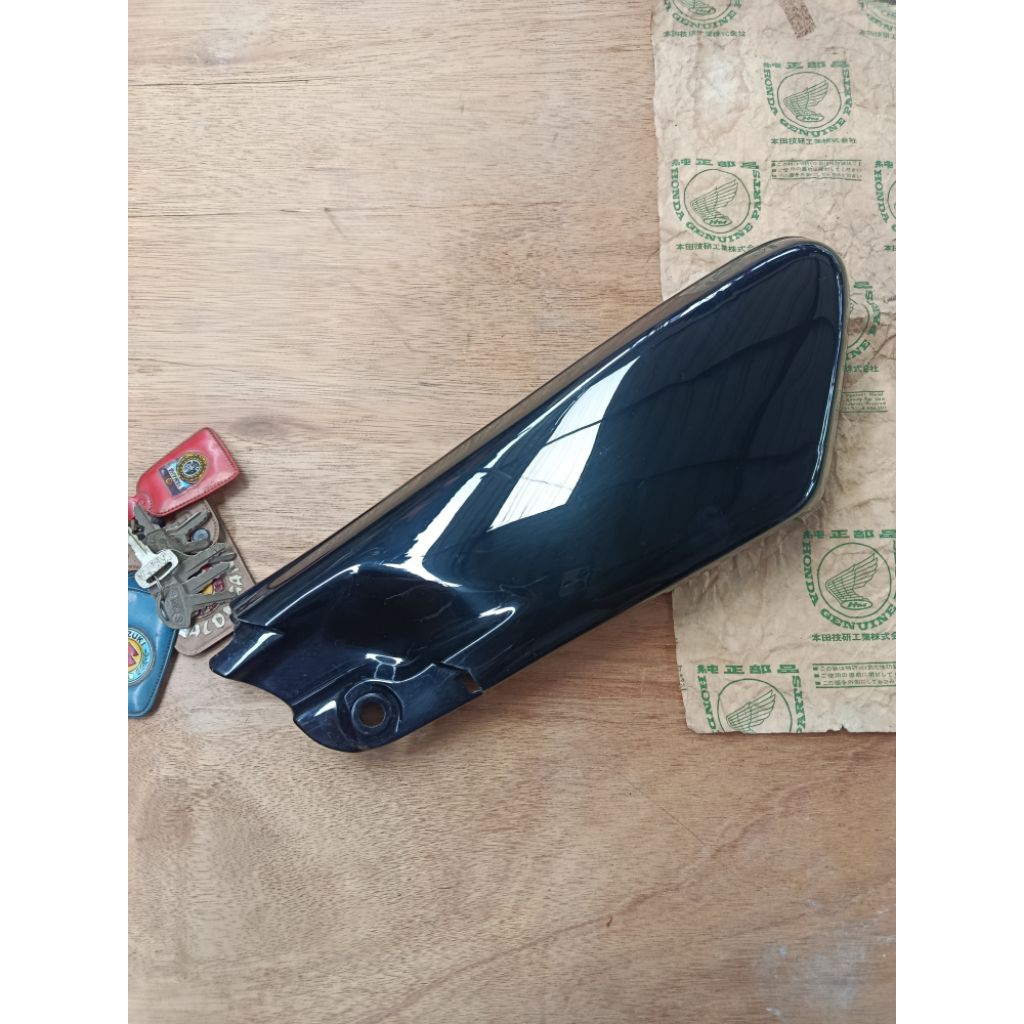 Cover kiri bok aki Honda Astrea Grand Impresa Legenda original