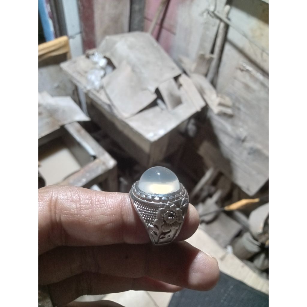 cincin batu Anggur Nukleus Natural