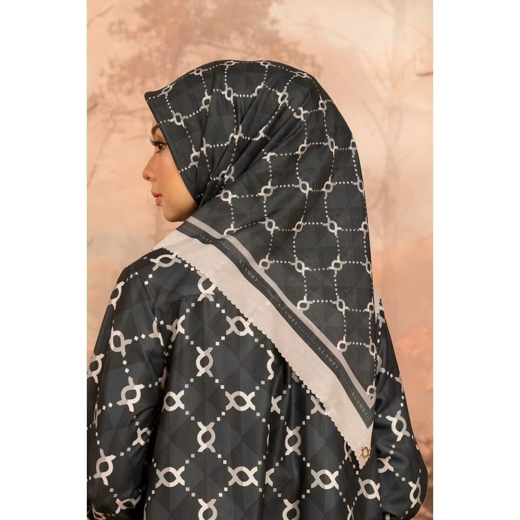 WK monogram Caya