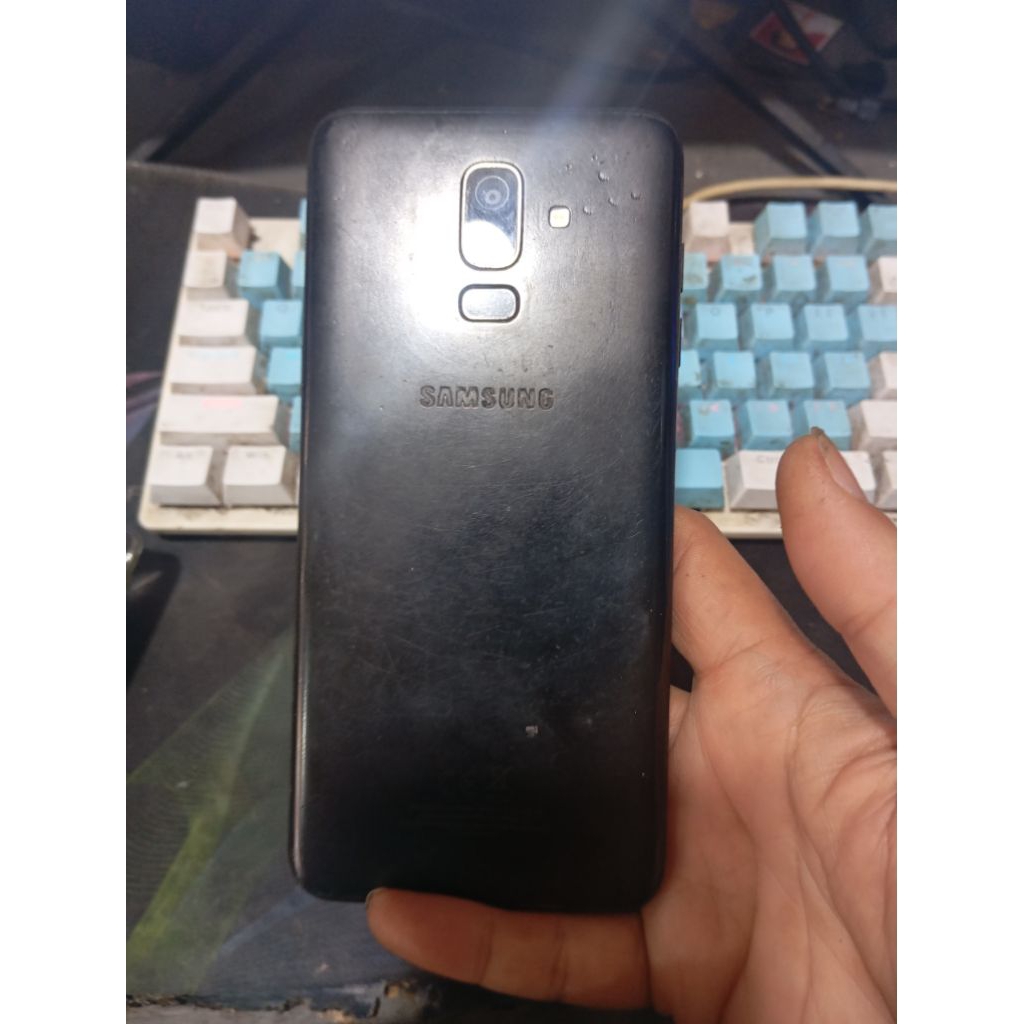 Samsung j8 unit minus lcd