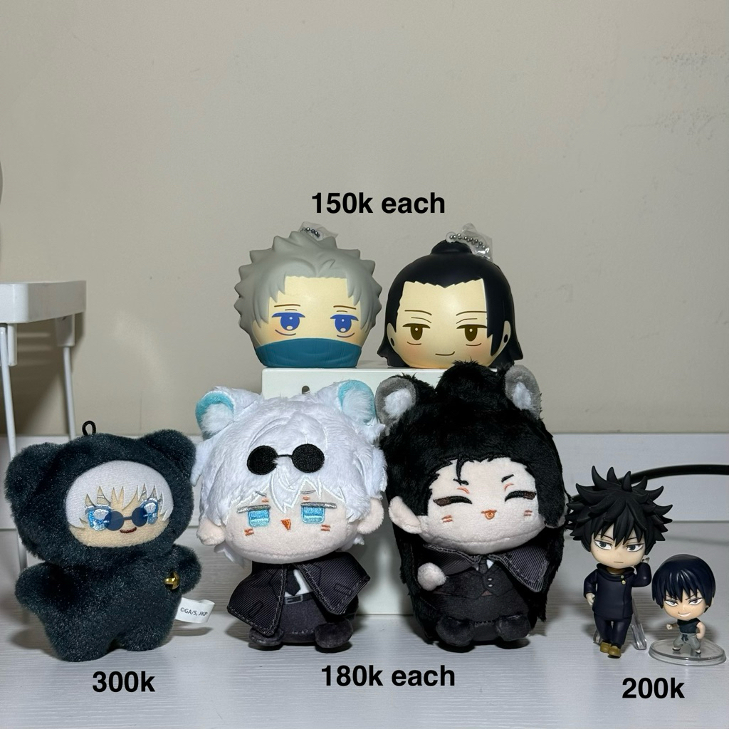 Jujutsu Kaisen Merchandise