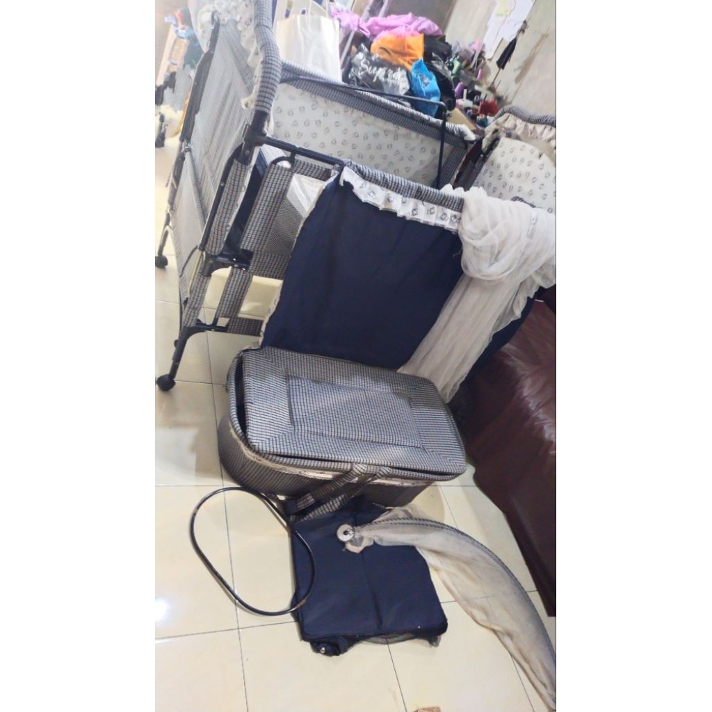 Ranjang bayi dan ayunan Pliko original preloved