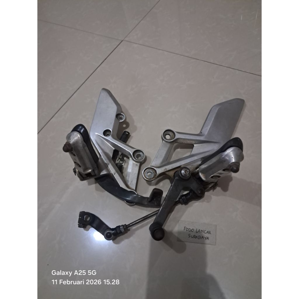footstep depan cbr 250 R original