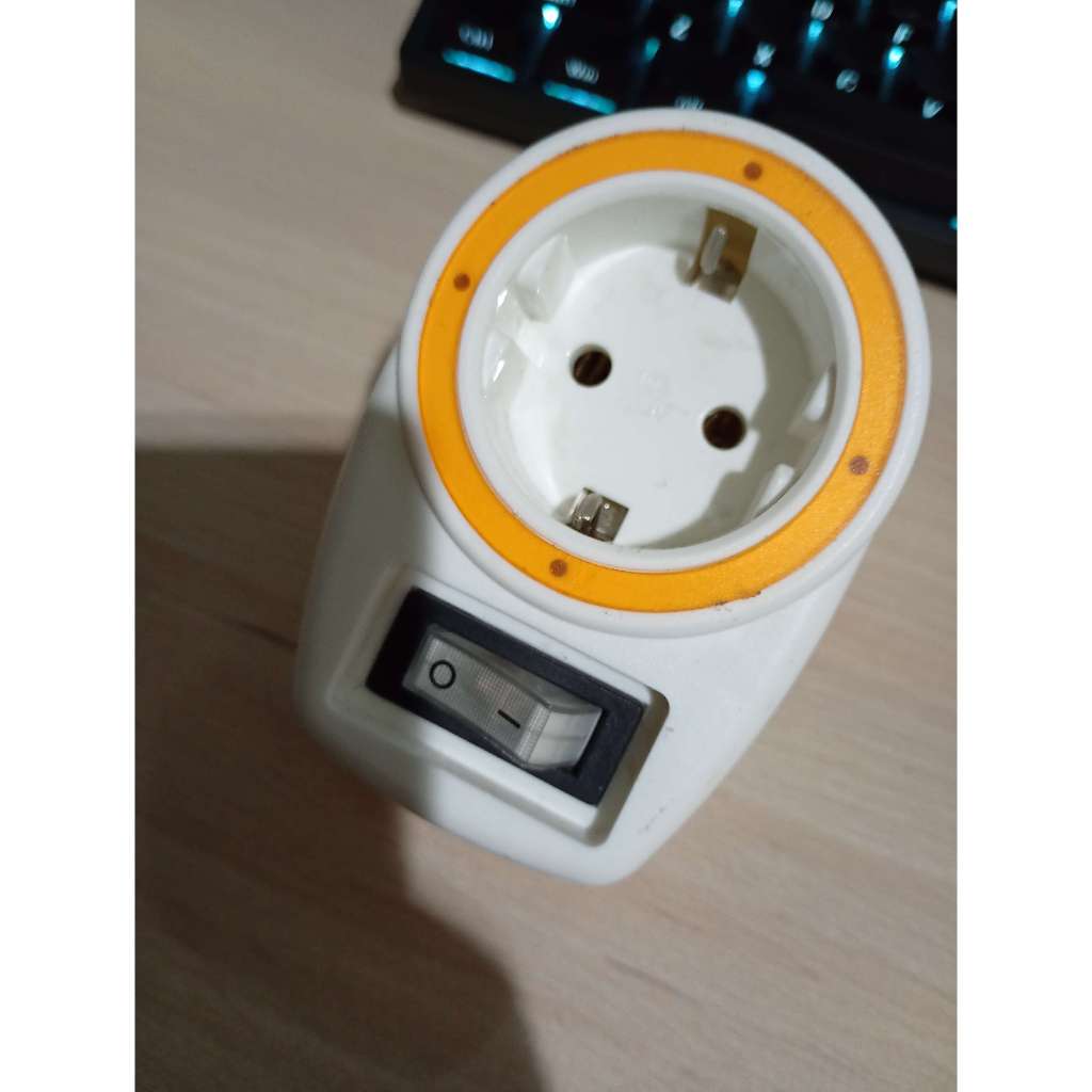 Steker Stop Kontak Arde + Saklar Lampu On Off LOYAL