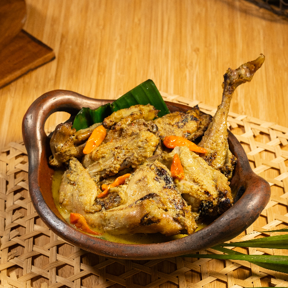 Legok Asri Ayam Lodho Khas Tulungagung Frozen 2 Potong - Ayam Kampung Bakar Santan Pedas (Vacuum)