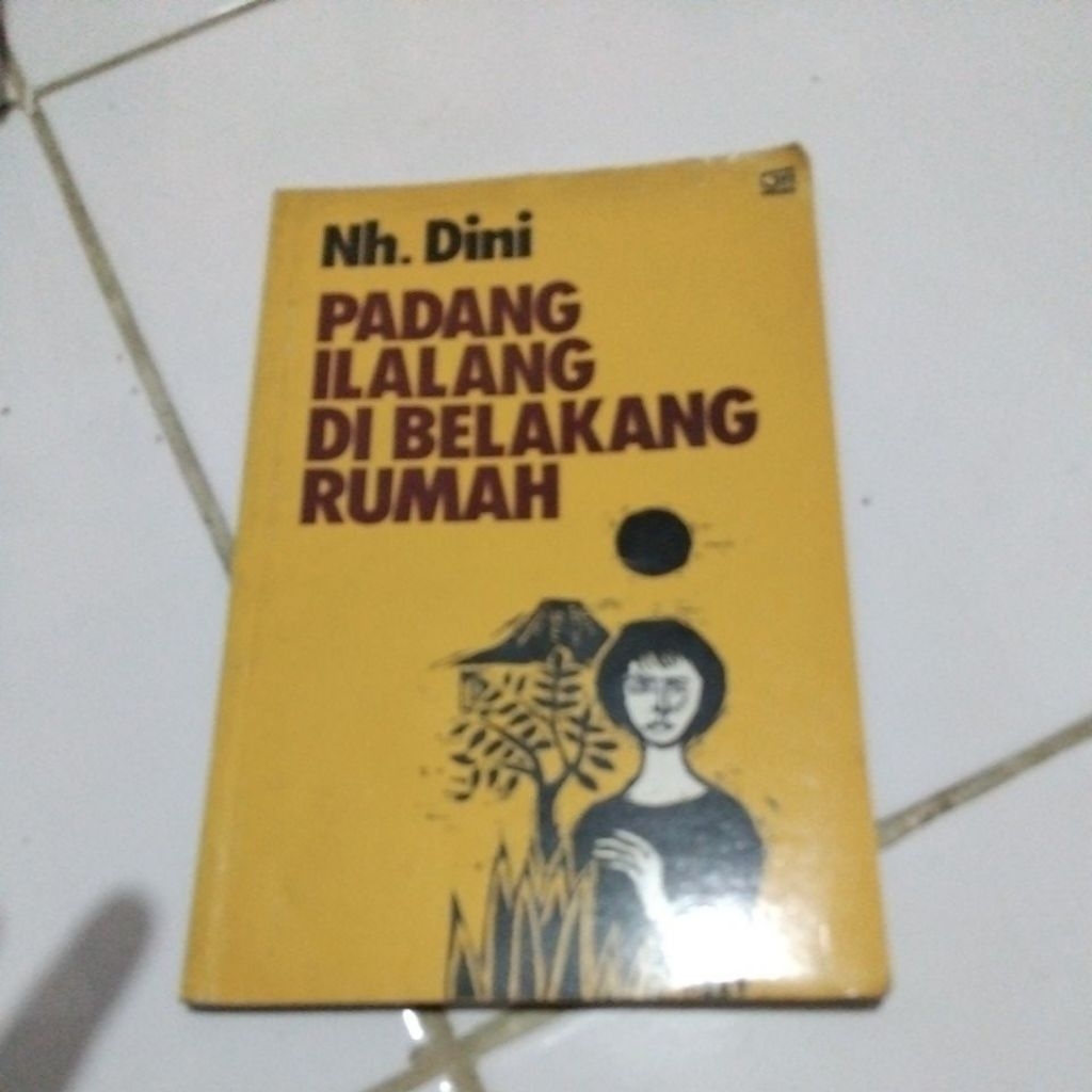 buku padang ilalang di belakang rumah