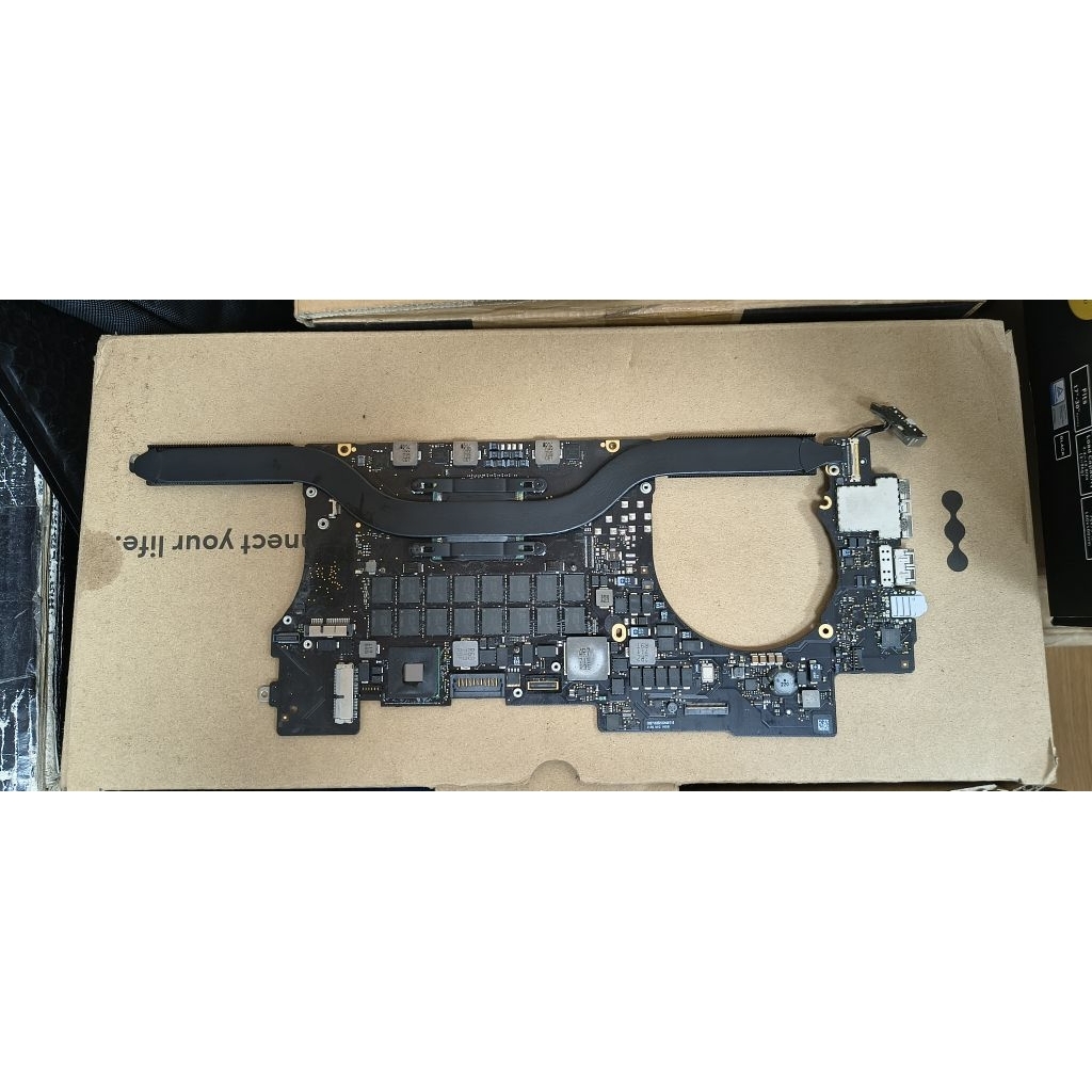 Logic Board MacBook Pro 15 inch 2015 i7 16gb