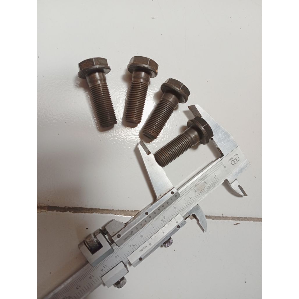 baut flywheel roda gila panther