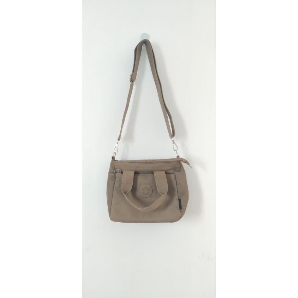 Preloved Tas Selempang Wanita Brand Kipling