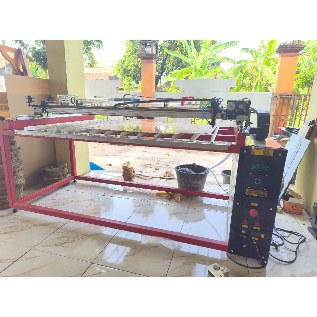 mesin laser cutting dan grafir akrilik dan bahan non metal lainnya
