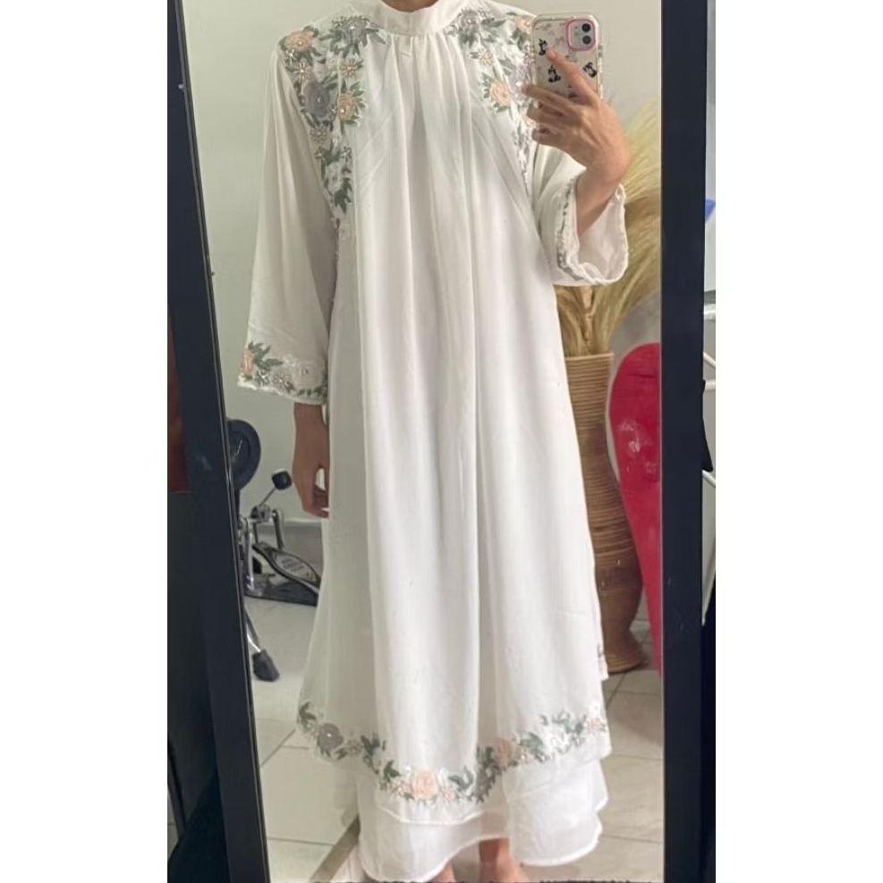 Maxi Dress / Gamis / Baju Muslim Putih Bunga² Layer Wanita