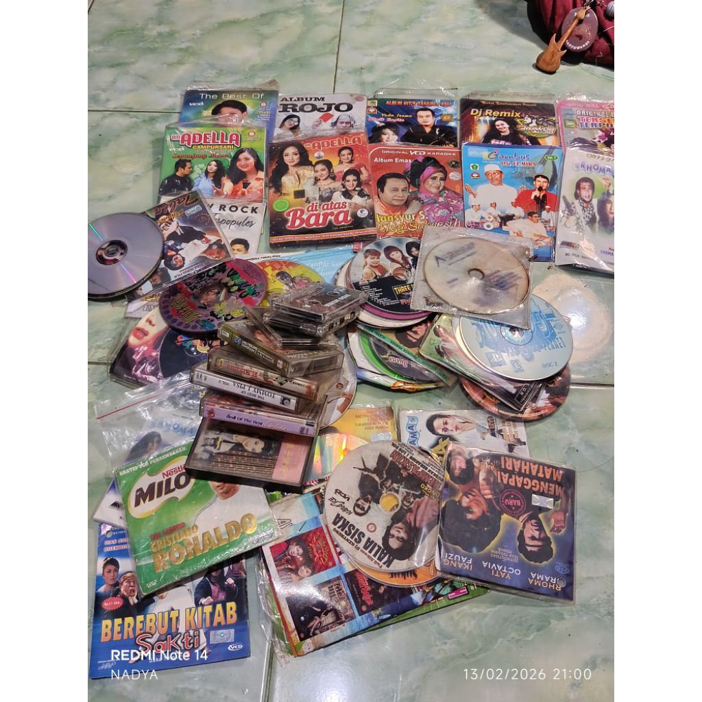 preloved kaset dan cd bekas