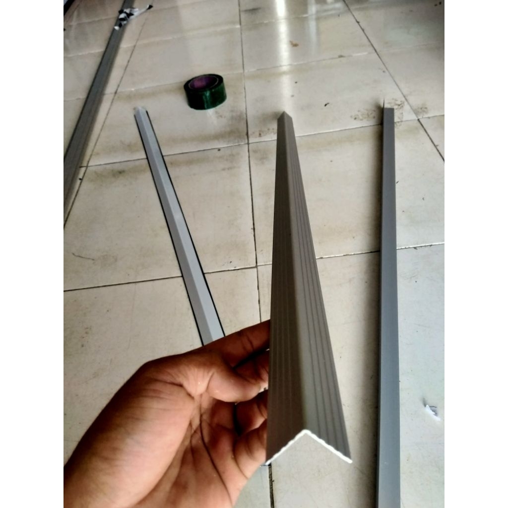 List Alumunium type L warna hitam aksesoris hardcase