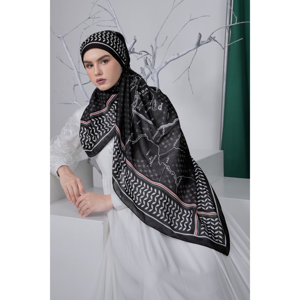 MANDJHA Palestine Hitam Scarf Hijab BY IVAN GUNAWAN-ORIGINAL
