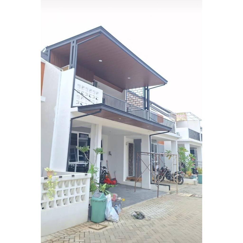 kanopi pelapon PVC minimalis mewah atap galvalum rangka hollow galvanis