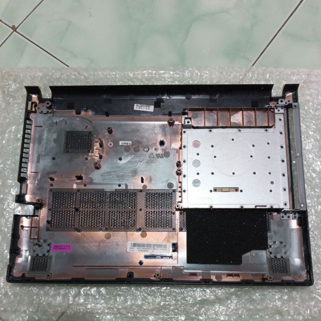 Casing Bagian Bawah Bottom Laptop Lenovo Z410