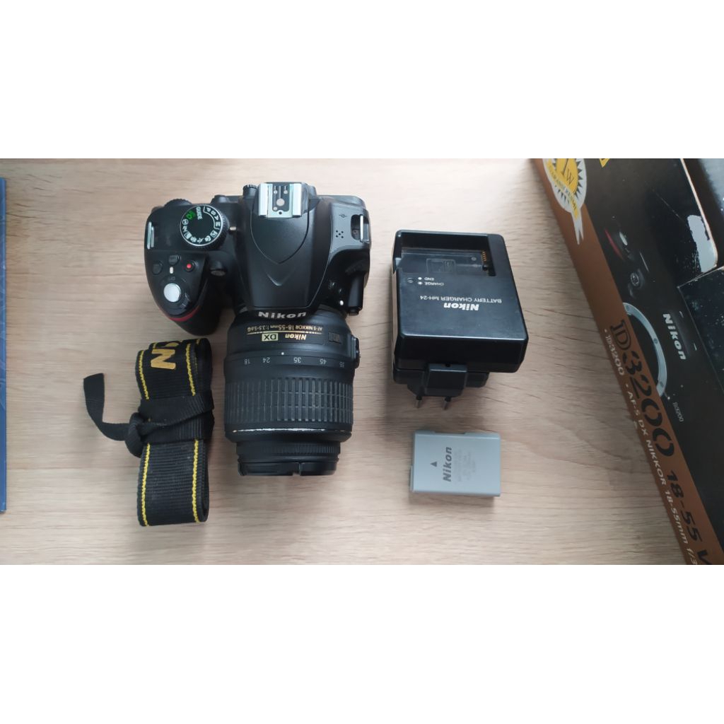 Kamera Nikon D3200 plus lensa kit