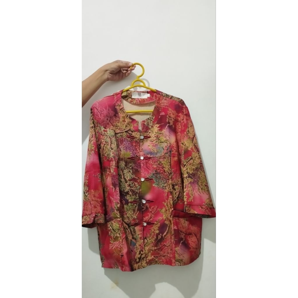 Kemeja Cheongsam Wanita Motif Klasik