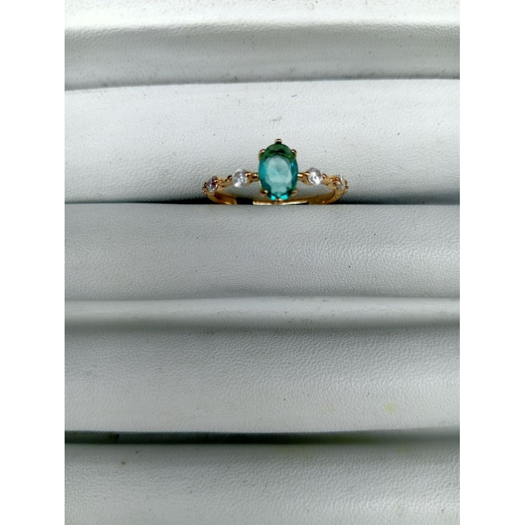 Natural green sapphire, crystal, natural stone.
