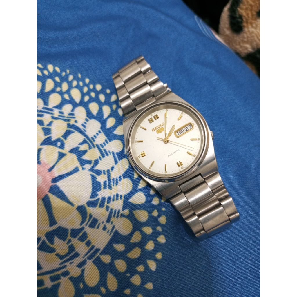 Seiko 5 7s26 transparan white dial