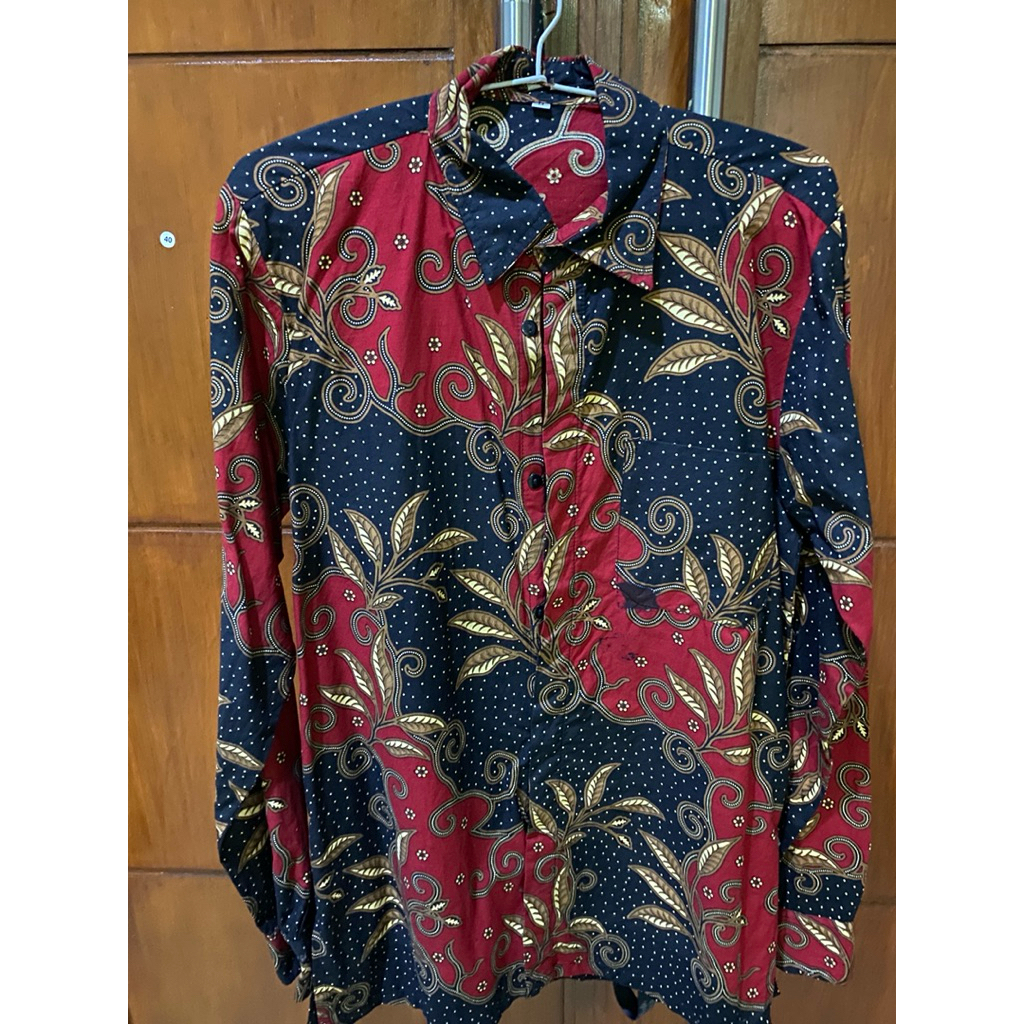 PRELOVED | BATIK PRIA | baju atasan batik pria | Pakaian pria | Batik Pria Warna dasar hitam motif m