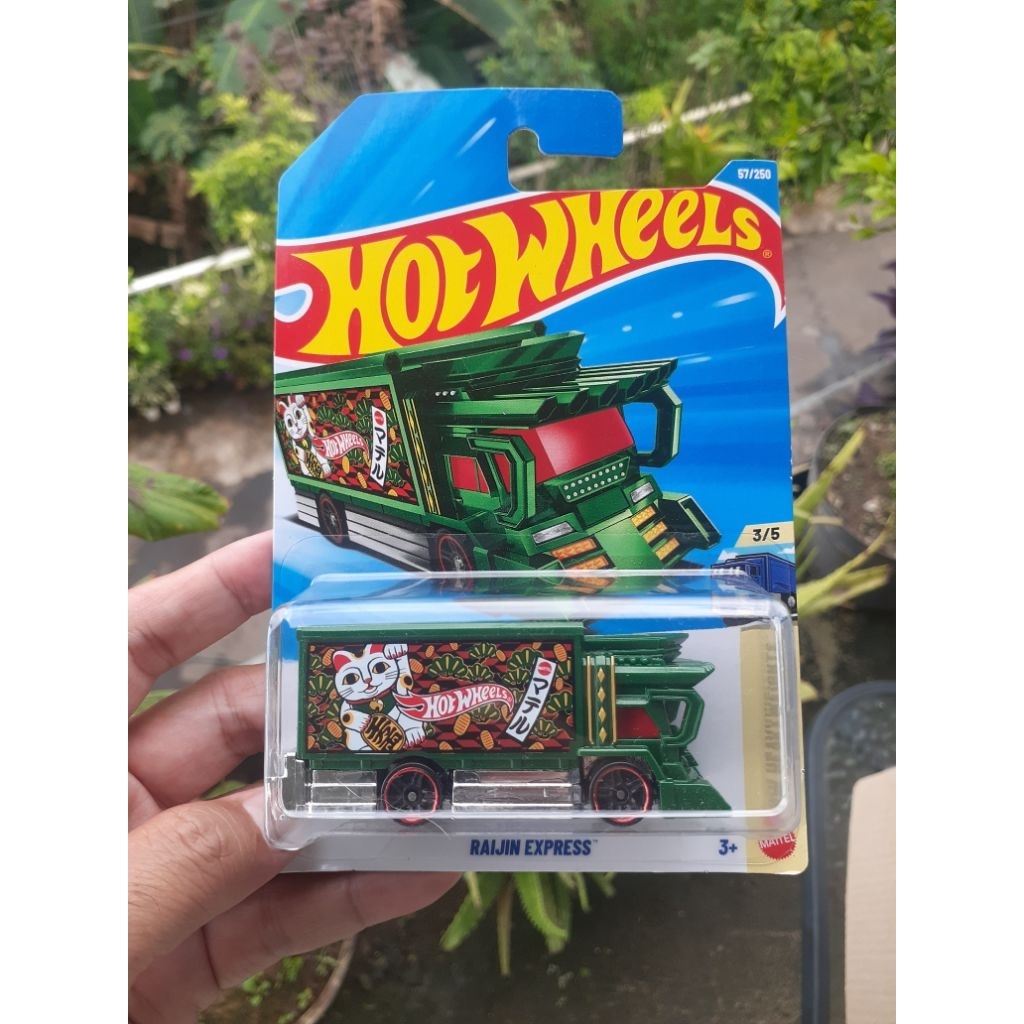 Hot Wheels Raijin Express.