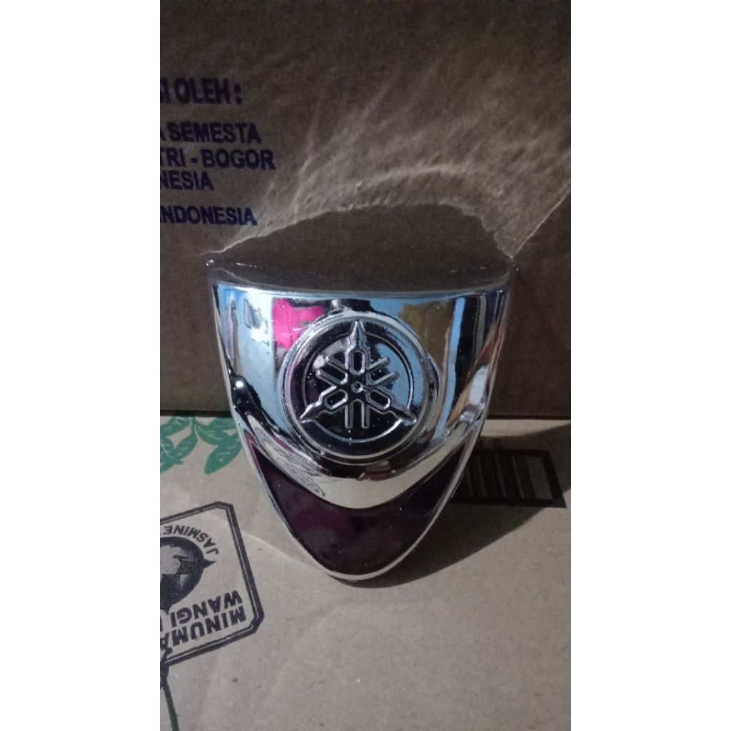 EMBLEM PANEL DASI YAMAHA FIZR VEGA LAMA CROM