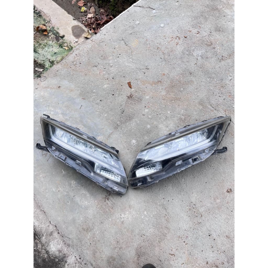 lampu depan all mew DAIHATSU terios led original bekas