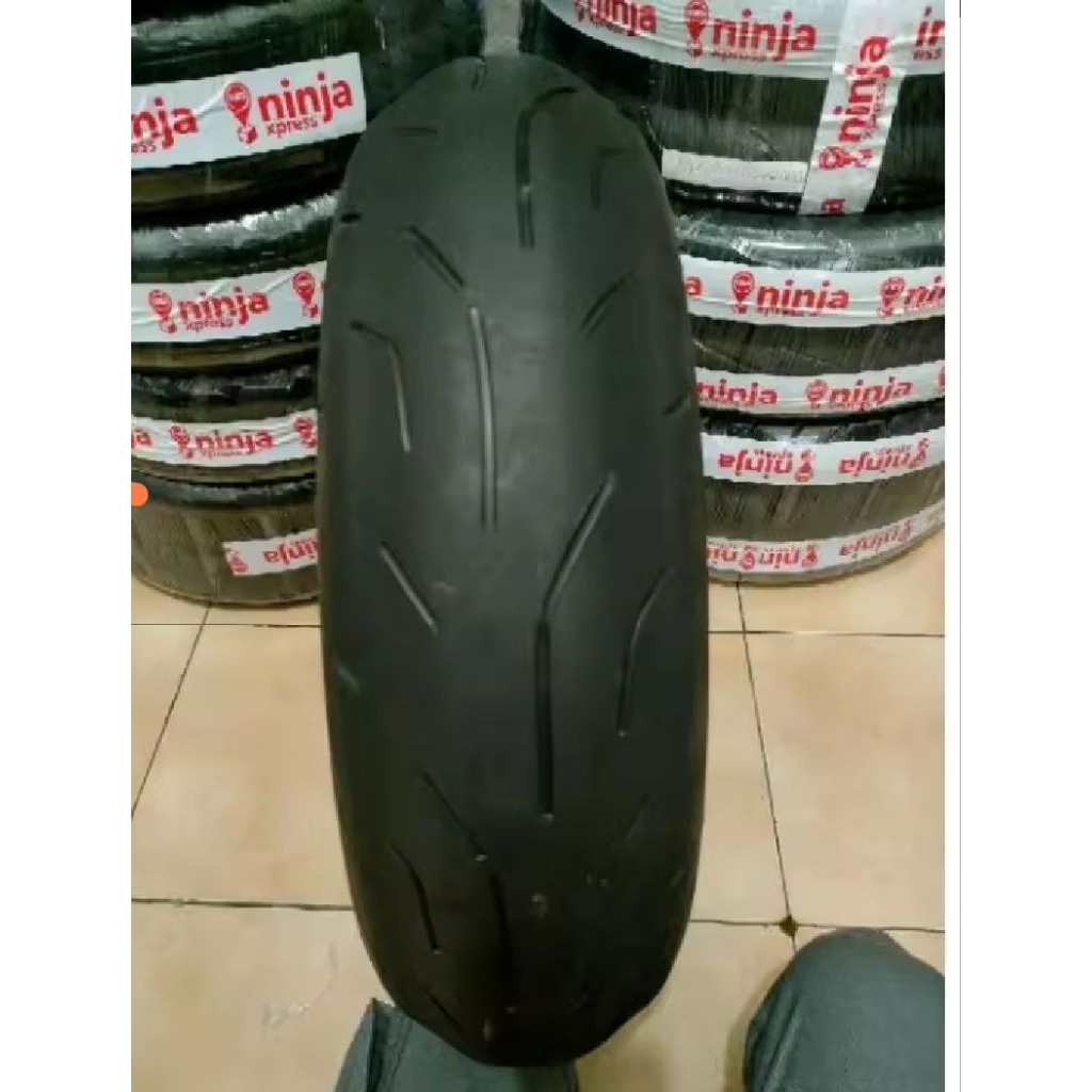 Ban Belakang second Tapak lebar ukuran 160/60 ring 17 merk random