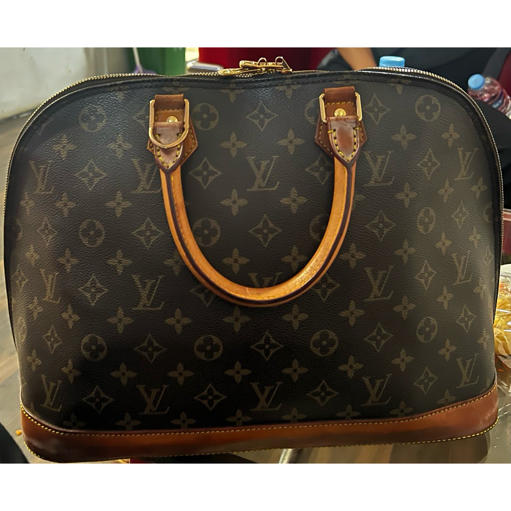 handbag lv alma