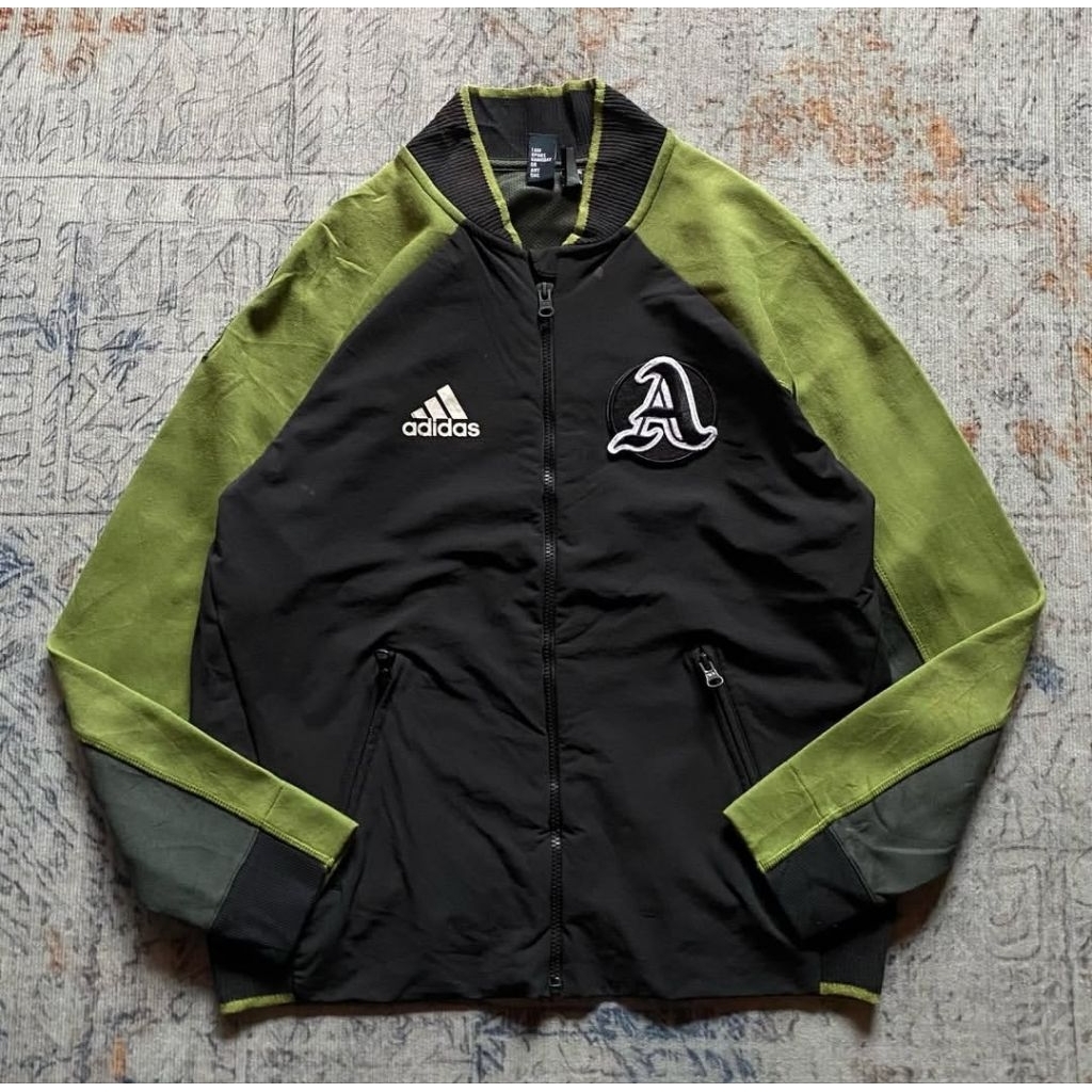 Jaket Adidas VRCT