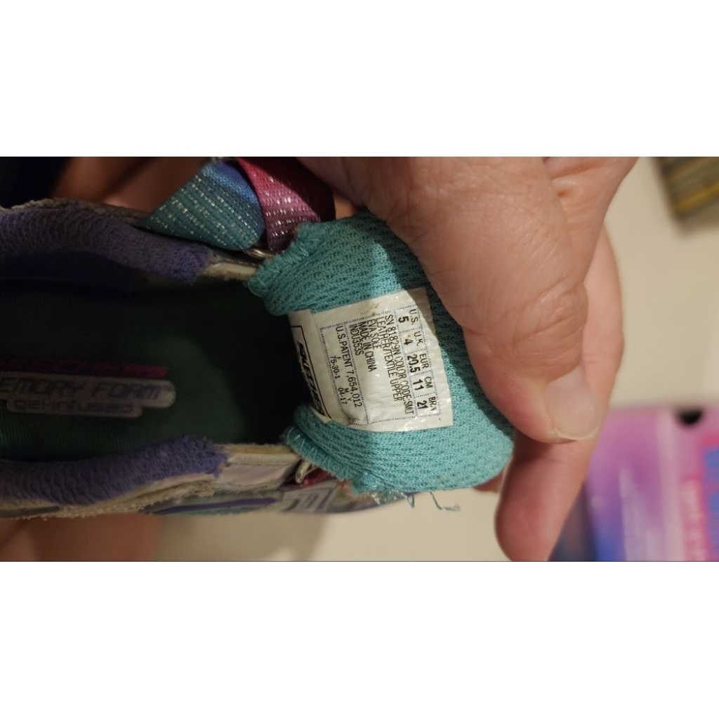 Preloved Sepatu Skecher Anak Perempuan