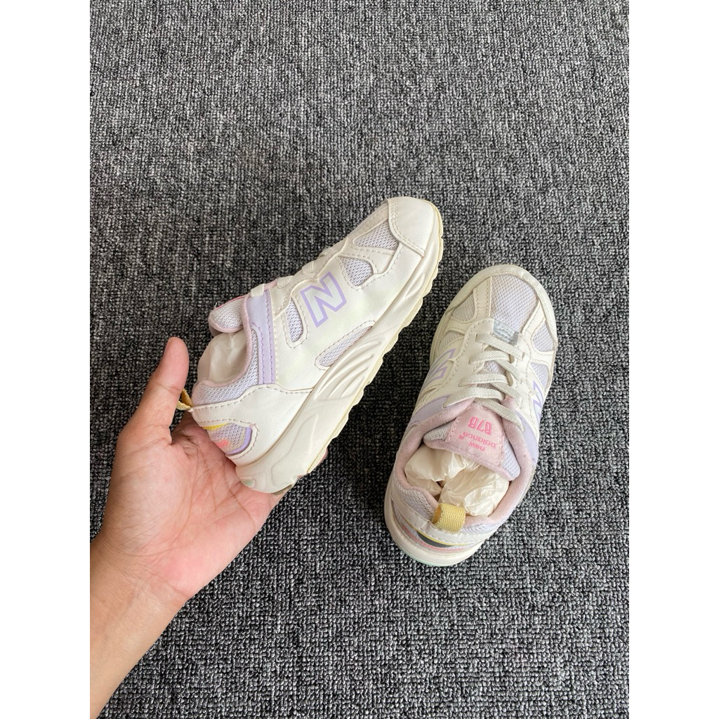 sepatu anak perempuan/cewe NB 878 size 27,5 (16 cm) preloved
