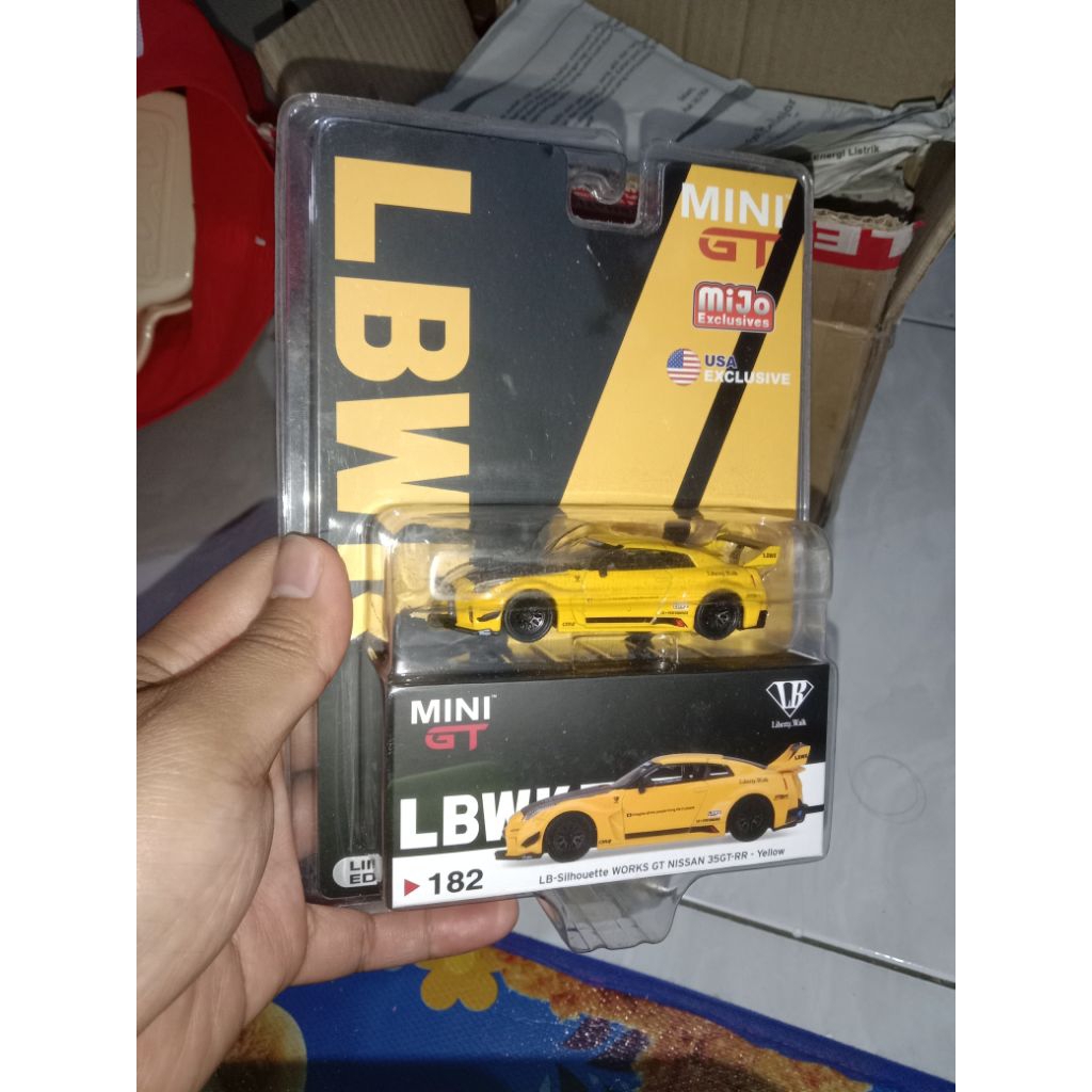 MINI GT #182 R35 yellow