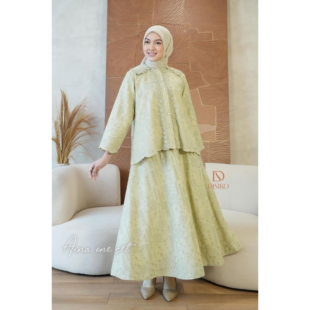 Aina One Set by Disiko