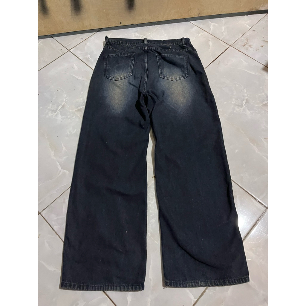 baggy black wash