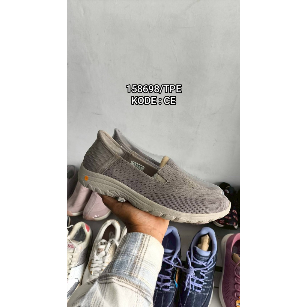 Sepatu skechers Slop taupe size 40 (No Box)